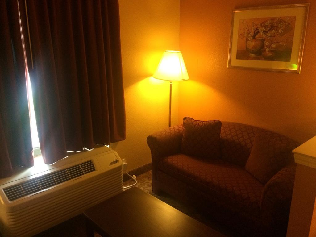 Luxury Suites 彭萨科拉 客房 照片