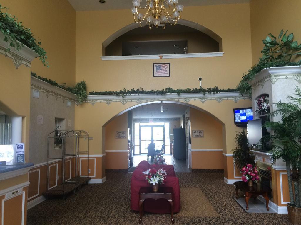 Luxury Suites 彭萨科拉 外观 照片