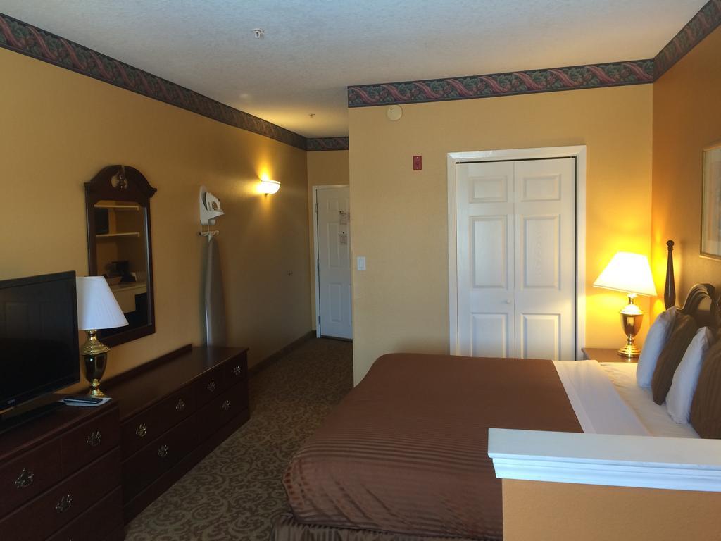 Luxury Suites 彭萨科拉 外观 照片