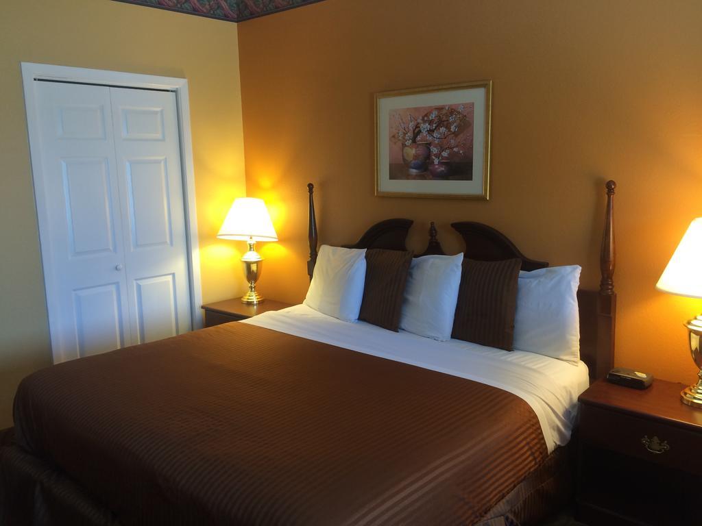 Luxury Suites 彭萨科拉 外观 照片
